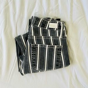 PAIGE Hoxton Straight Ankle Cropped Jeans